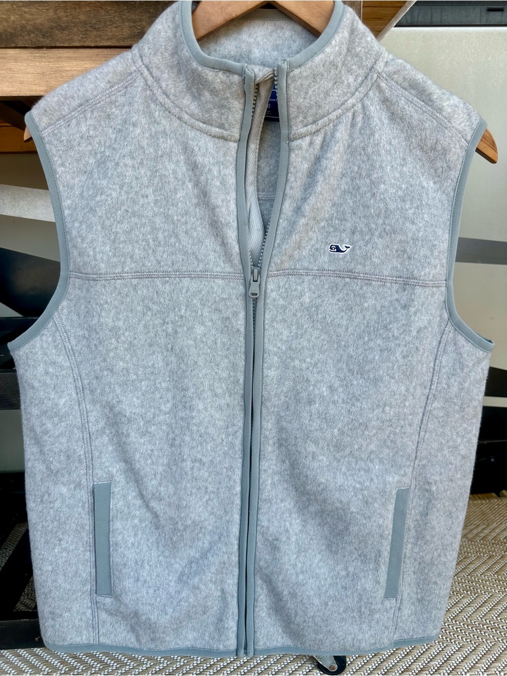 Vineyard Vines Men's Light Gray Zip-Up Fleece Vest